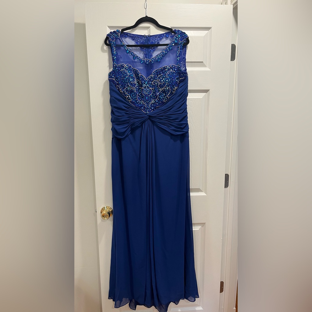 Montage, Gown By Mon Cheri. Size 16